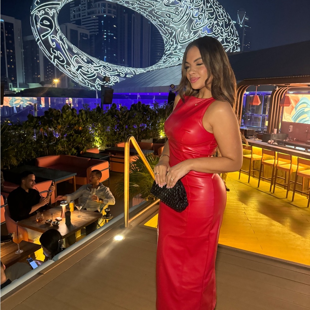 Stunning Red Sleeveless Dress